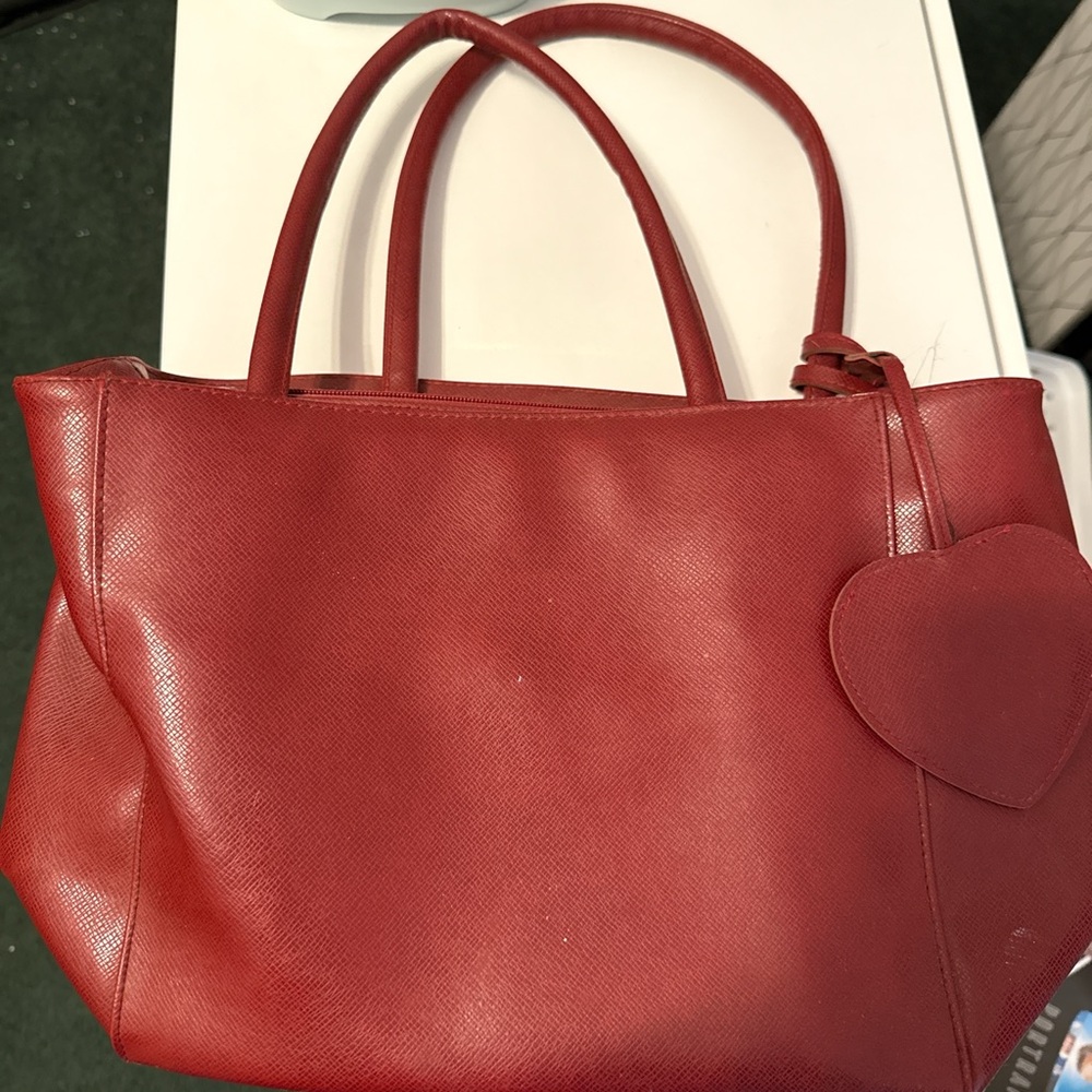 Red Heart Accent Women's Bag